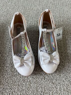 Badgley Mischka Kids White Bow T-Strap Dress Shoes with Rhinestones